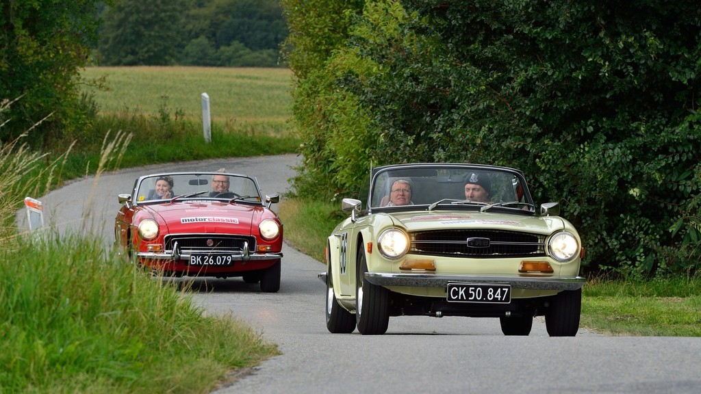 Sådan kan det se ud, når man indfrier drømmen om at blive rallykører: Køreglæde. Spændende mennesker. Klassiske biler. Smukke veje.
(Foto: Michael Eisenberg)